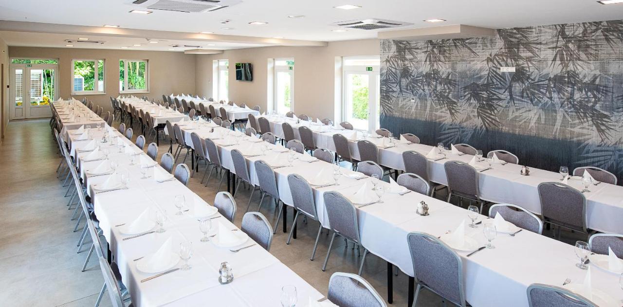 Ferienwohnung Aranyszarvas Panzio, Etterem Es Grillterasz Exterior foto